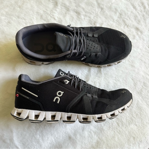 On Running Shoes - On Running Women’s Cloud 5 Size 7.5